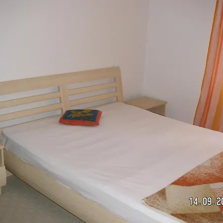Emona Guest house 2*
