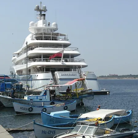 بيت ضيافة Emona نيسيبار