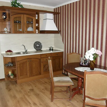 Emona نيسيبار