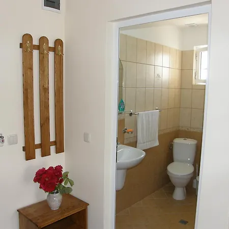 بيت ضيافة Emona