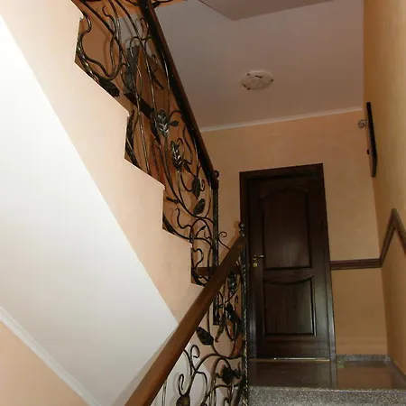 بيت ضيافة Emona نيسيبار