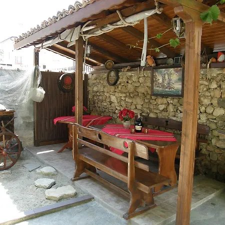 بيت ضيافة Emona نيسيبار