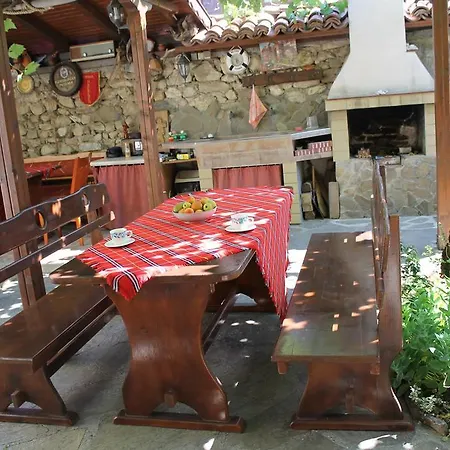 بيت ضيافة Emona