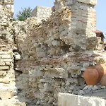 Emona נסבר