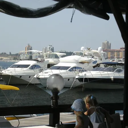 艾摩那宾馆 招待所